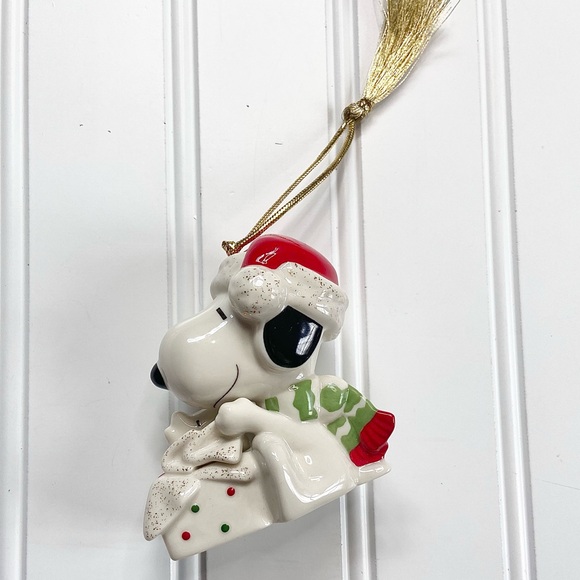 •Lenox• A Surprise For Snoopy Ornament - Picture 2 of 5